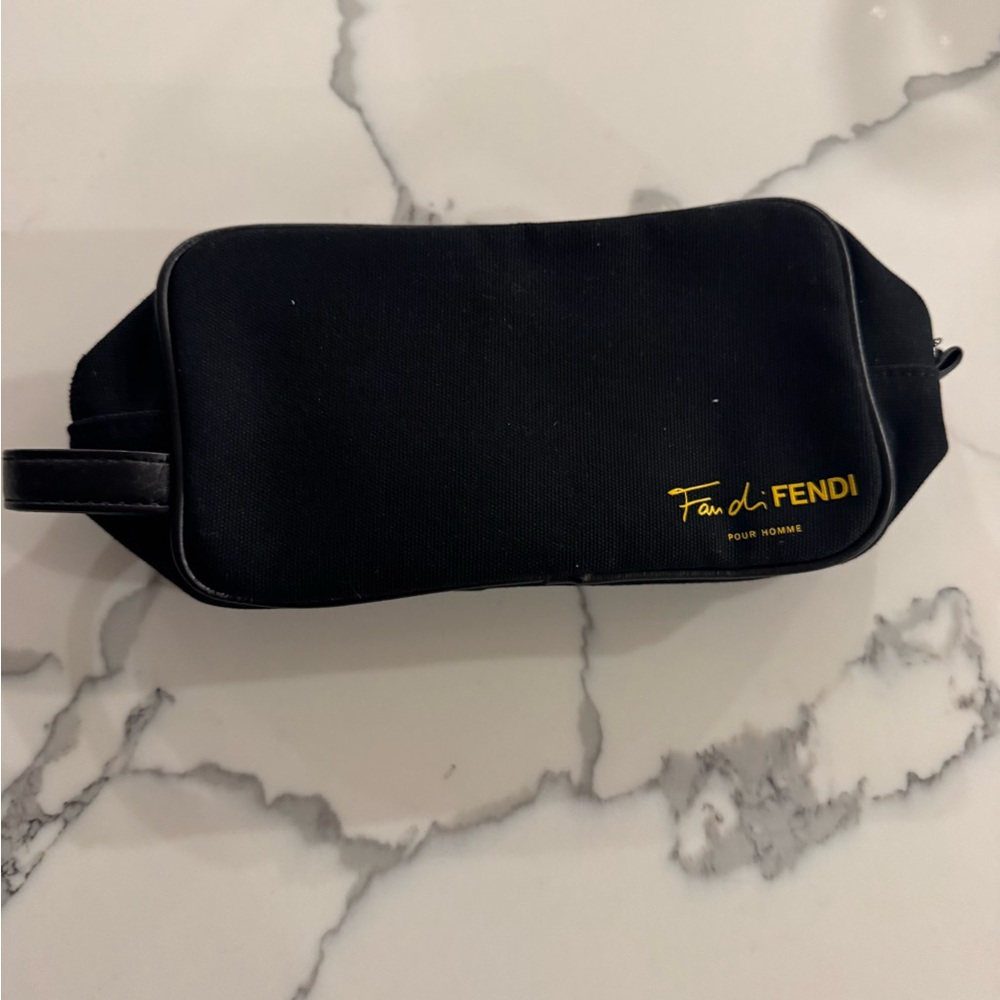 NWOT Fan di FENDI Por Homme Clutch, Dobb Kit